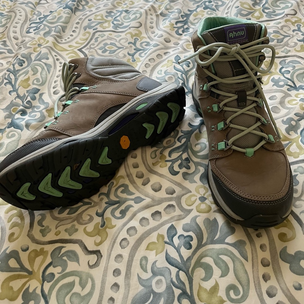 Ahnu Hiking boots! Great condition!